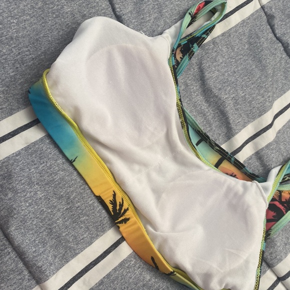 ✨HP✨Palm Tree Sunset Swimsuit - Picture 4 of 8